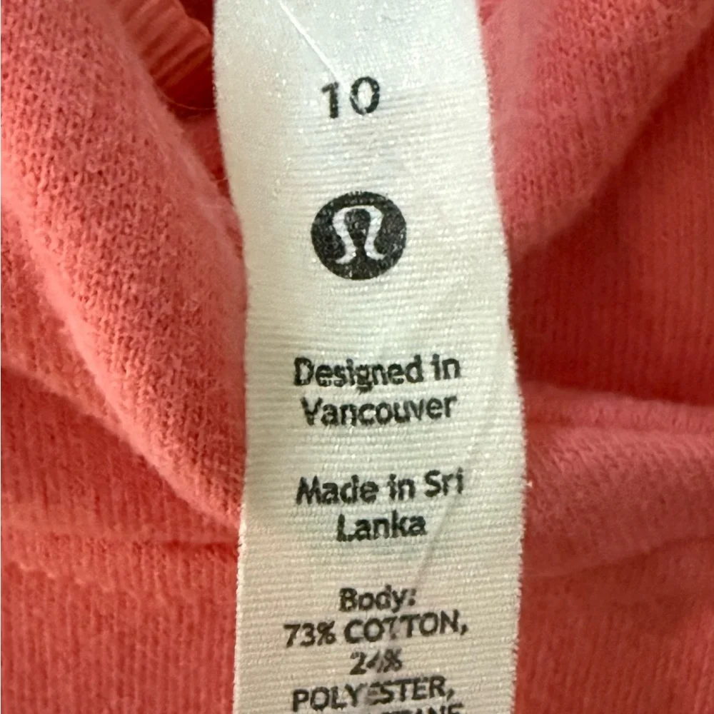 Lululemon Women’s Cropped Hoodie in Coral! Size 10! - Picture 4 of 5
